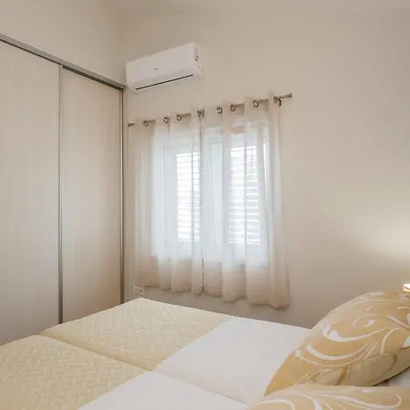 Apartman Savin Brodarica (Sibenik-Knin)