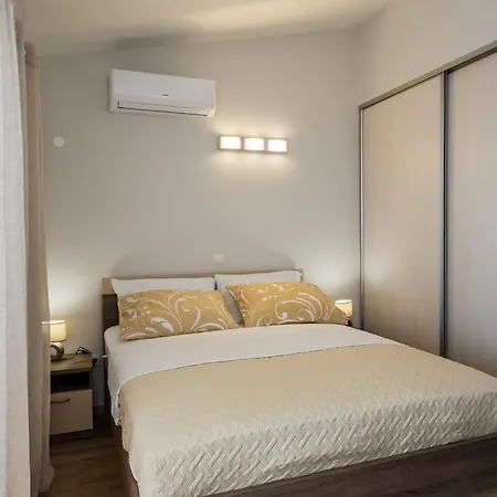 Apartman Savin Brodarica (Sibenik-Knin)