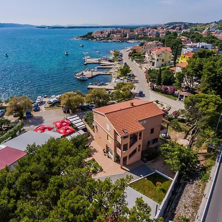 Savin * Brodarica (Sibenik-Knin)