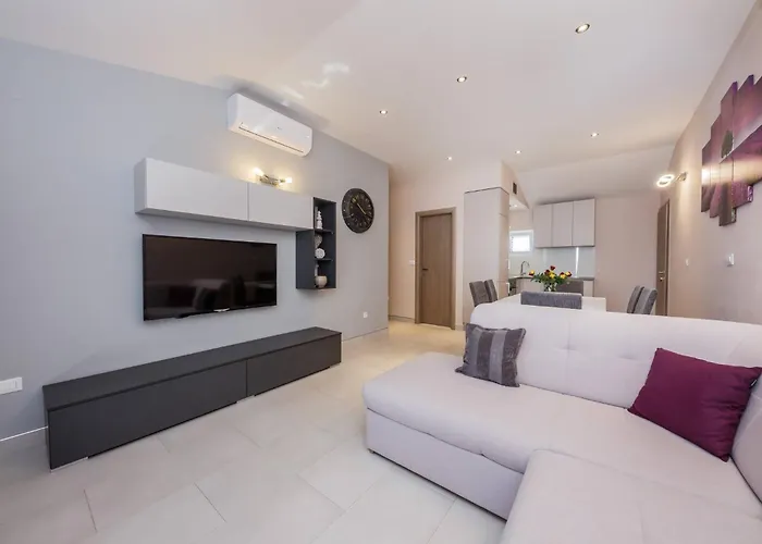 Savin Brodarica (Sibenik-Knin)