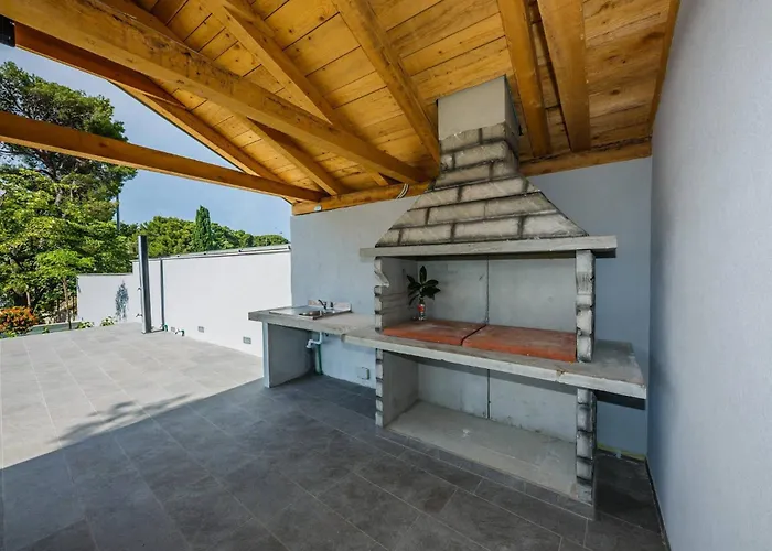 Savin * Brodarica (Sibenik-Knin)